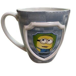 Universal Studios Despicable Me Minion Of The Month Might 16 oz